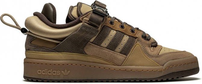 Adidas Forum sneakers met gesp Bruin