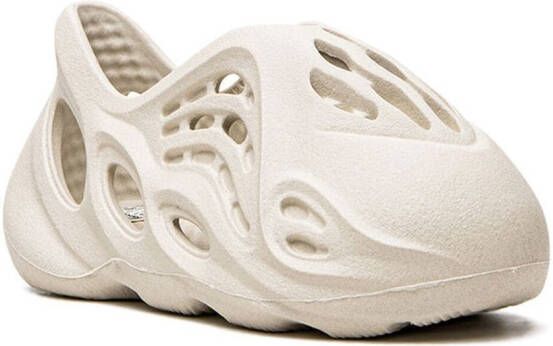 Adidas Kids YEEZY Foam Runner 'Sand' sneakers Beige