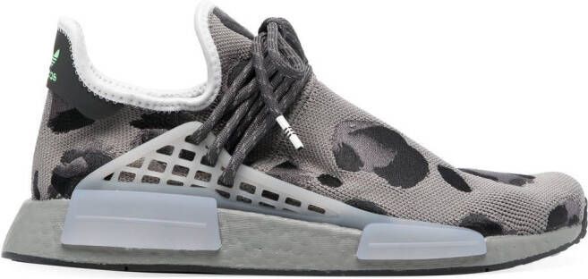 Adidas "x Pharrell NMD Hu Animal Print sneakers " Grijs