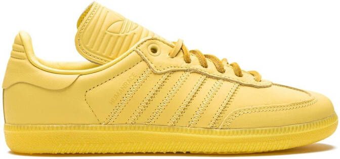 adidas "x Pharrell Samba Humanrace Yellow sneakers" Geel