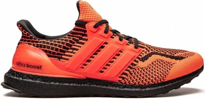 adidas "UltraBoost 5.0 DNA Solar Red Core Black sneakers" Rood