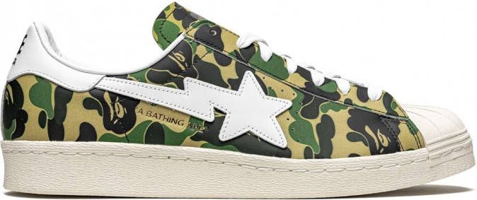 adidas x BAPE Superstar ABC sneakers met camouflageprint Groen