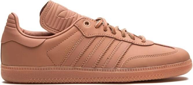 adidas "x Pharrell Humanrace Samba Terracotta sneakers" Roze