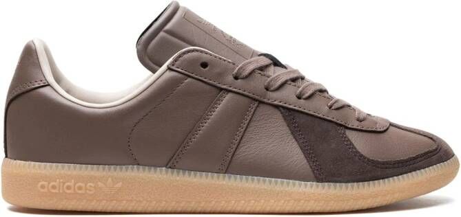 Adidas x maat? BW Army "Brown Gum" sneakers Bruin