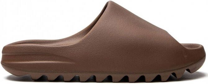 Adidas Yeezy "Flax" slippers Bruin