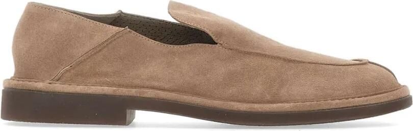 Alexander Hotto Suède loafers met vouwbare hak Beige