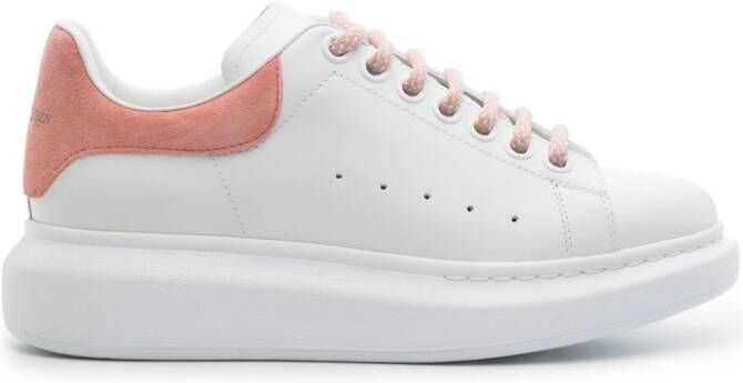 Alexander McQueen Chunky sneakers van contrasterend suède Wit