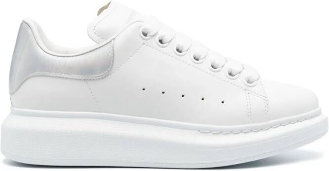 Alexander McQueen Sneakers met iriserend vlak Wit