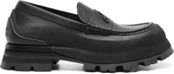 Alexander McQueen Leren loafers met logo Zwart