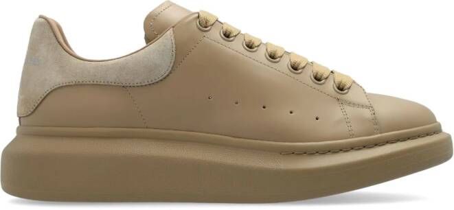 Alexander McQueen Oversized leren sneakers Beige