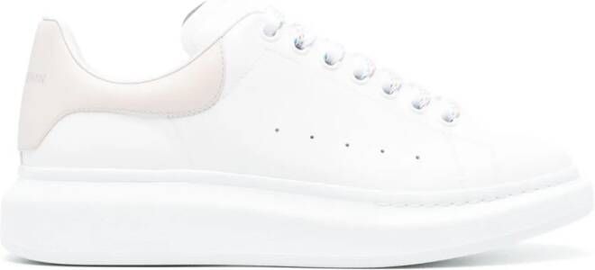 Alexander McQueen Oversized leren sneakers Wit