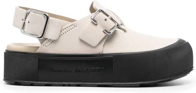 Alexander McQueen Sandalen met gesp Beige