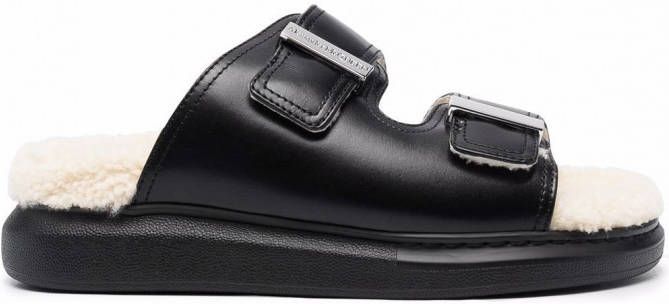 Alexander McQueen Sandalen met lammy voering Zwart