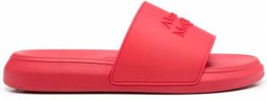 Alexander McQueen Slippers met logo-reliëf Rood