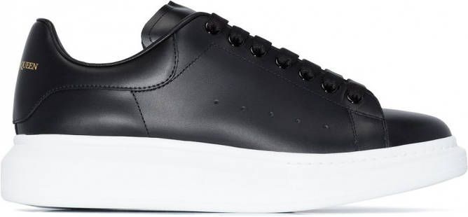 Alexander McQueen zwarte sneakers met stevige zool van rubber rubber leerleer