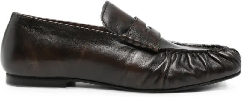 ALOHAS Aven leren loafers met vintage effect Bruin