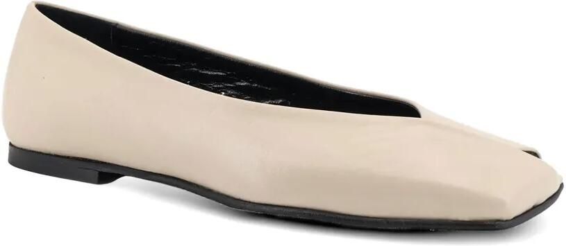 ALOHAS Ballerina's met vierkante neus Beige