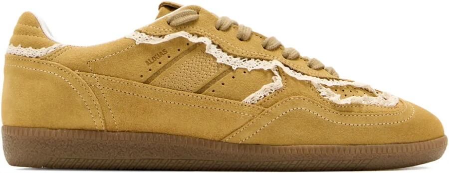 ALOHAS Suède sneakers met afwerking van kant Geel