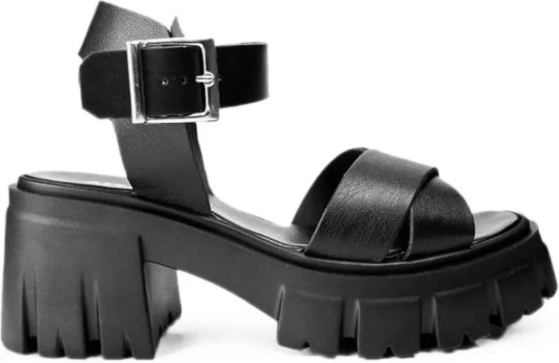 Altercore Sophia sandalen met gekruiste bandjes en gesp Zwart