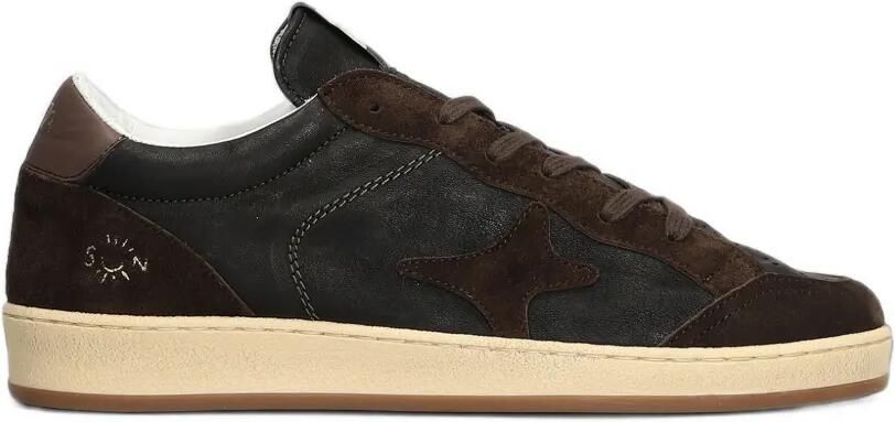 Ama Brand Sneakers met sterpatch Zwart