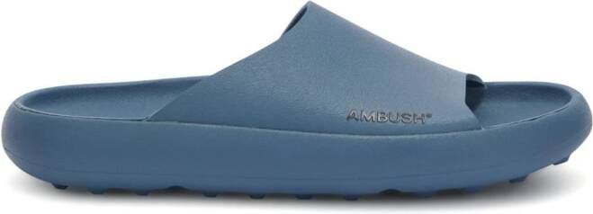 AMBUSH Slippers met logoprint Blauw