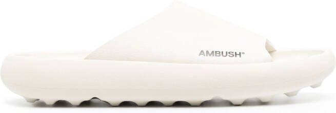 AMBUSH Slippers met logoprint Wit