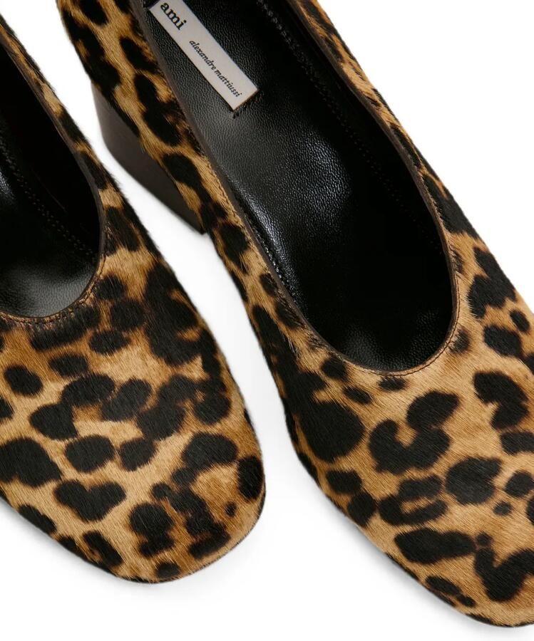 AMI Paris Leren pumps met luipaard-print Beige - Foto 2