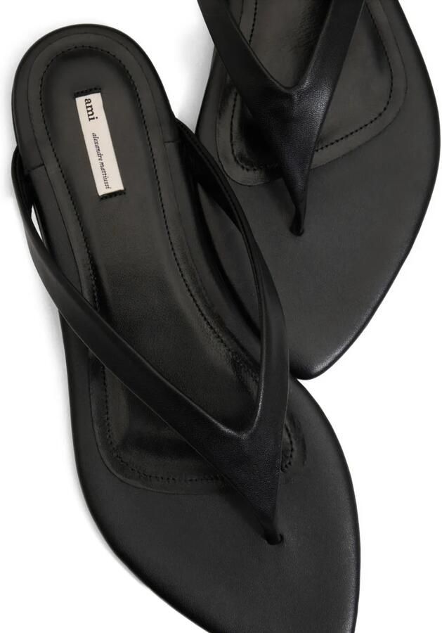 AMI Paris Sandalen met puntige neus Zwart