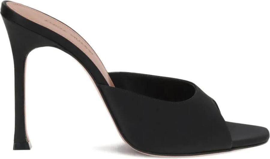 Amina Muaddi 105 mm Alexa sandalen Zwart