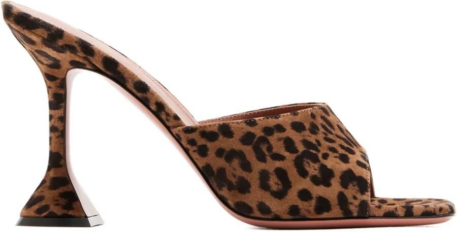 Amina Muaddi 95 mm sandalen met luipaardprint en hak Bruin