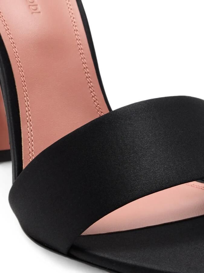 Amina Muaddi Andreea satijnen sandalen Zwart - Foto 2