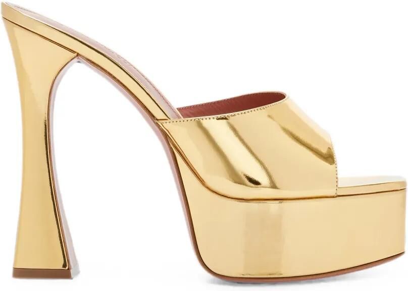 Amina Muaddi Dalida sandalen met plateauzool Goud