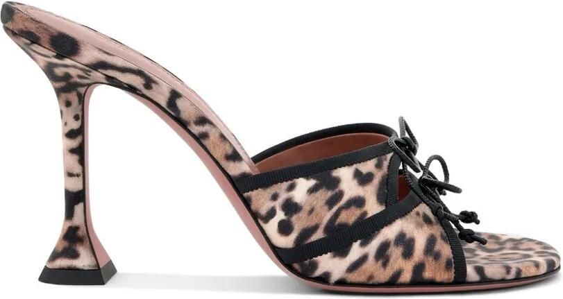 Amina Muaddi Eleonora sandalen met luipaardprint Beige