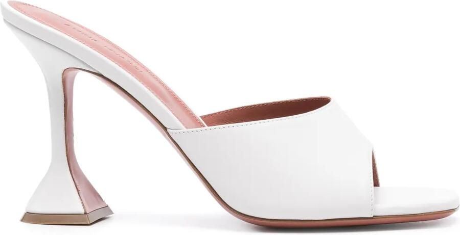 Amina Muaddi Lupita leren sandalen Wit