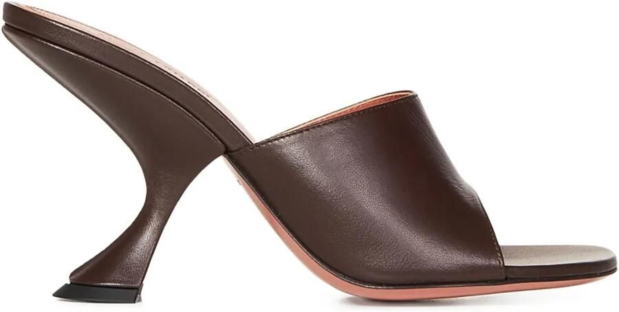 Amina Muaddi Pumps met open neus en hak Bruin