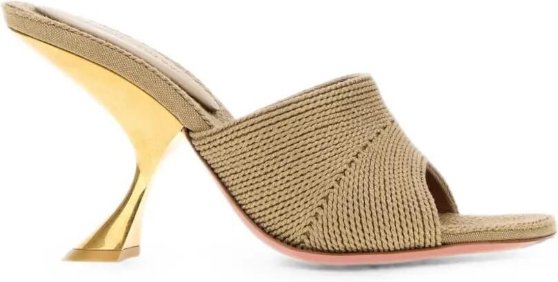 Amina Muaddi Taylor geweven sandalen Beige