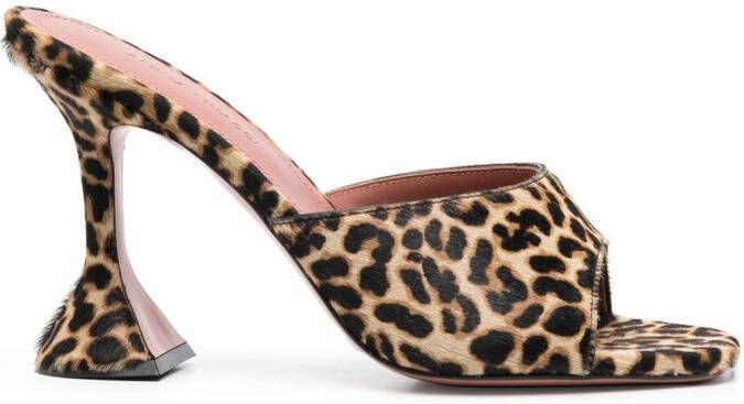 Amina Muaddi Sandalen met luipaardprint Beige