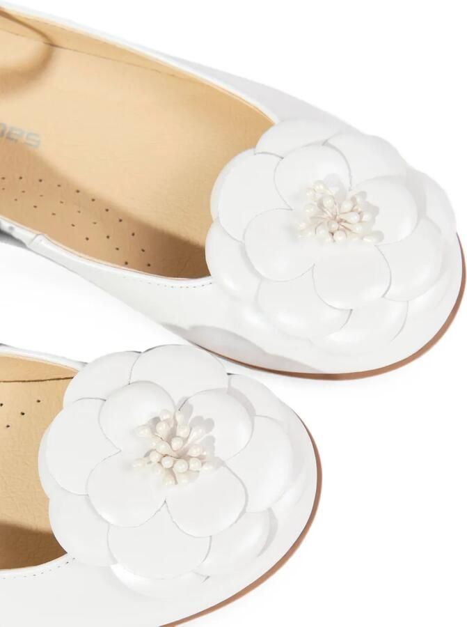ANDANINES Ballerina's met gespbandje en bloe -applicatie Wit - Foto 4