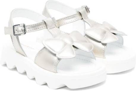 Andrea Montelpare Sandalen met strikdetail Grijs