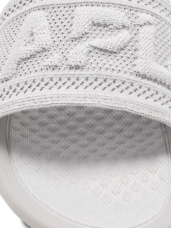 APL: ATHLETIC PROPULSION LABS TechLoom logo-embossed sandals Grijs - Foto 3