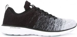 APL: ATHLETIC PROPULSION LABS geperforeerde vetersneakers Zwart