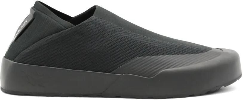 Arc'teryx Slip-on sneakers met mesh vlakken Zwart