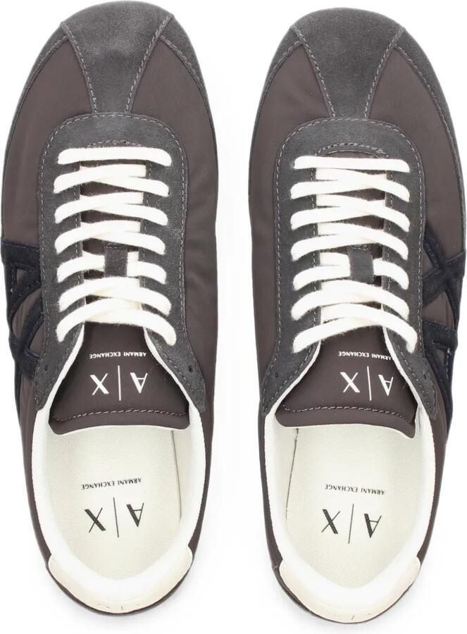 Armani Exchange Sneakers met logopatch Bruin