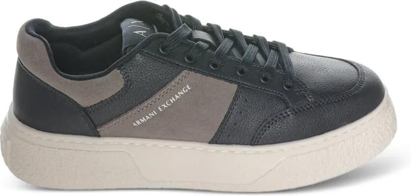 Armani Exchange Sneakers met vlakken en logoprint Blauw
