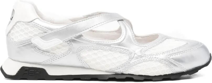 Ash Sneakers met gekruiste bandjes en mesh vlakken Zilver