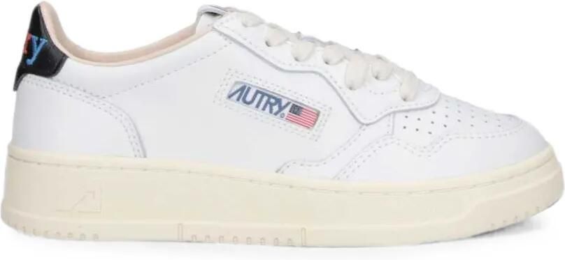 Autry Geperforeerde sneakers met logopatch Wit