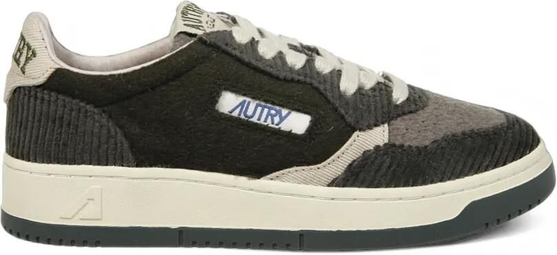 Autry Medalist low sneakers in brown climbing ivy and sediment velvet Bruin