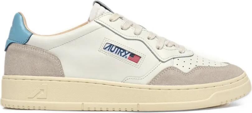 Autry Medalist low sneakers in white and forget me not suede and leather Wit