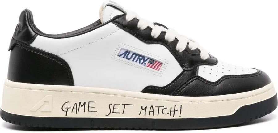 Autry Medalist low-top sneakers van wit en zwart leer met tekst