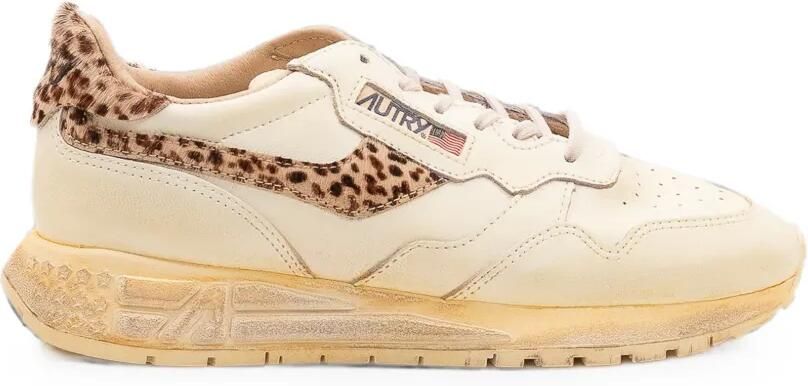 Autry Sneakers met luipaardprint en vlakken Beige